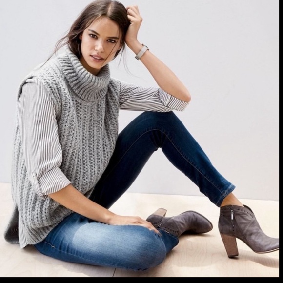 Vince Camuto “Fritan” Gray Suede Ankle Boots - Picture 2 of 11